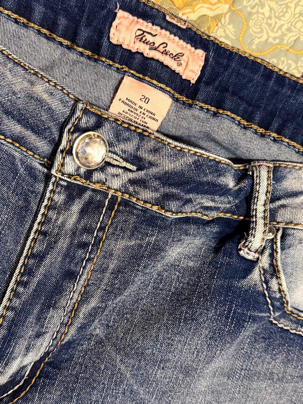 Women’s Blue Boot-Cut Jeans with Embroidered Floral Back Pockets Rhinestones - Picture 5 of 5